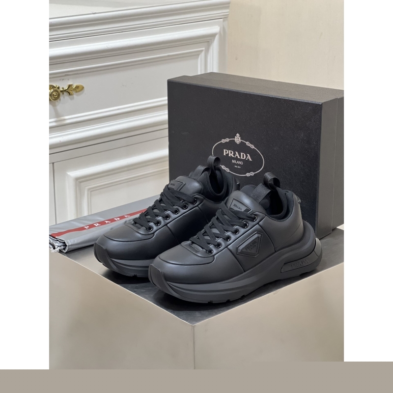 Pra*a casual shoes